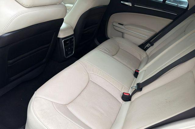 2021 Chrysler 300 Touring L AWD