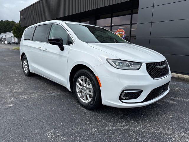 2024 Chrysler Pacifica Touring L for sale in Jacksonville, NC