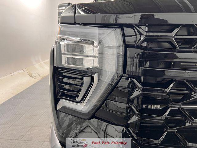 2026 Chevrolet Silverado 2500HD Crew Cab, Standard Bed, XR2, 4WD