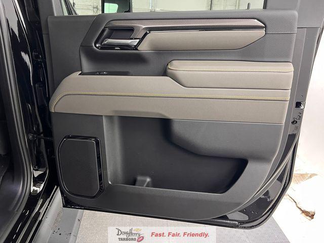 2026 Chevrolet Silverado 2500HD Crew Cab, Standard Bed, XR2, 4WD