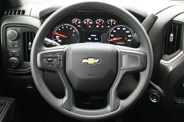 2026 Chevrolet Silverado 1500 4WD Crew Cab Short Bed Custom