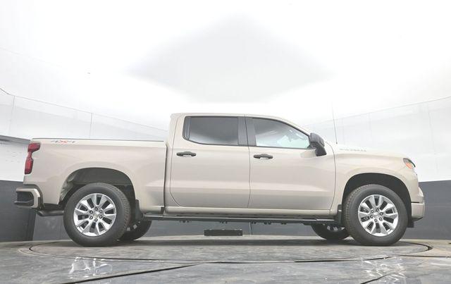 2026 Chevrolet Silverado 1500 4WD Crew Cab Short Bed Custom