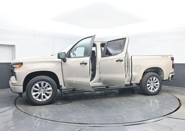 2026 Chevrolet Silverado 1500 4WD Crew Cab Short Bed Custom