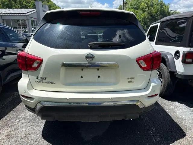2019 Nissan Pathfinder SL