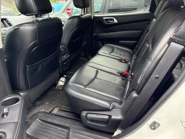 2019 Nissan Pathfinder SL