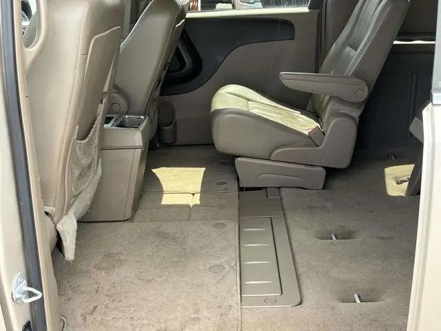 2014 Chrysler Town & Country Touring
