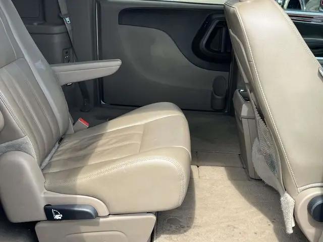 2014 Chrysler Town & Country Touring