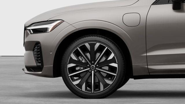 2026 Volvo XC60 Plug-In Hybrid Ultra, T8 AWD Electric/Gasoline, Dark