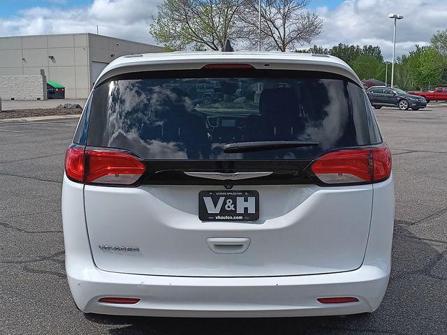 2023 Chrysler Voyager LX
