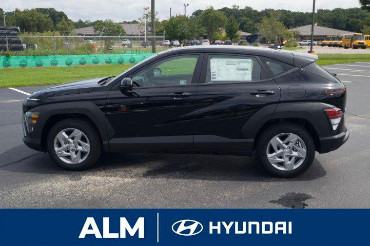 New 2026 Black Hyundai SE FWD image 9