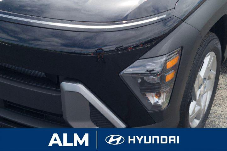 New 2026 Black Hyundai SE FWD image 10