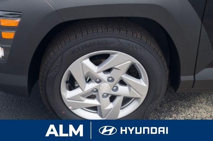 New 2026 Black Hyundai SE FWD image 11
