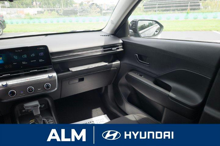 New 2026 Black Hyundai SE FWD image 17