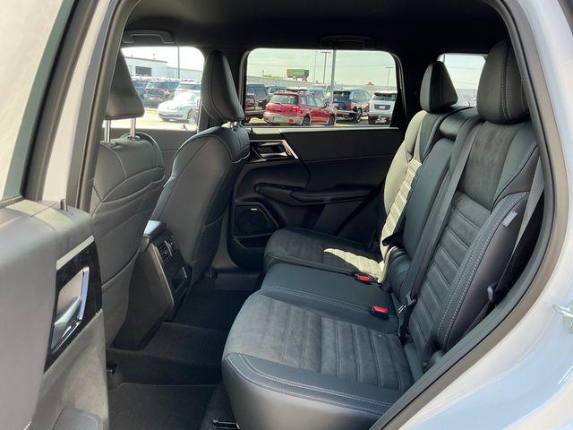 2026 Mitsubishi Outlander LE 1.5T S-AWC