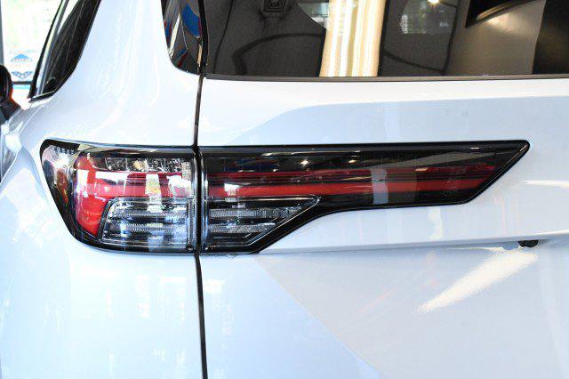 2026 Mitsubishi Outlander LE 1.5T S-AWC