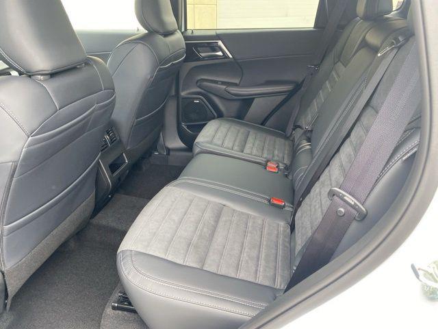 2026 Mitsubishi Outlander LE 1.5T 2WD