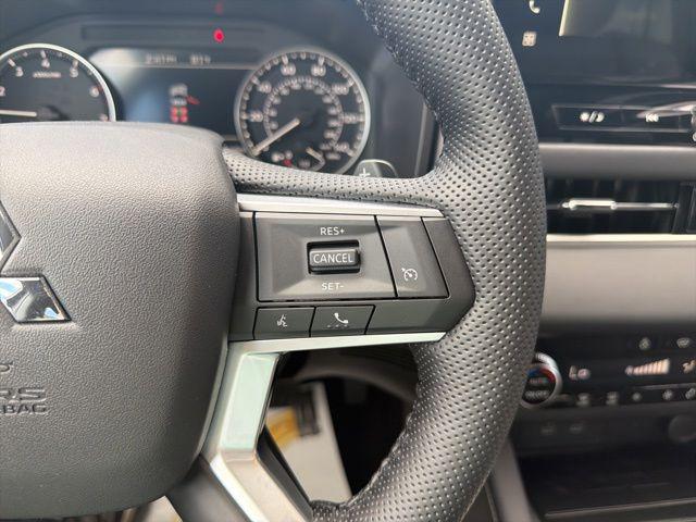 2026 Mitsubishi Outlander LE 1.5T S-AWC