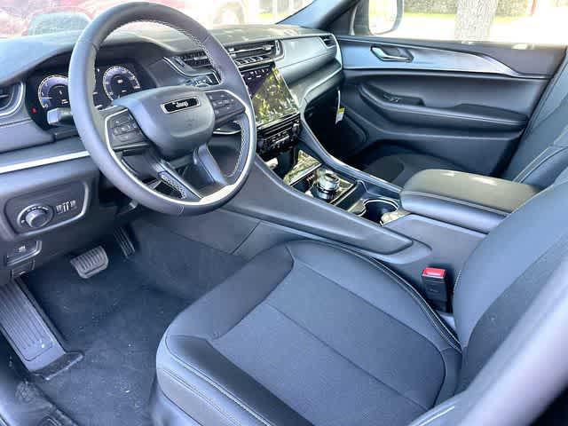 2026 Jeep Grand Cherokee L Laredo 4x2