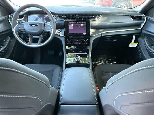 2026 Jeep Grand Cherokee L Laredo 4x2