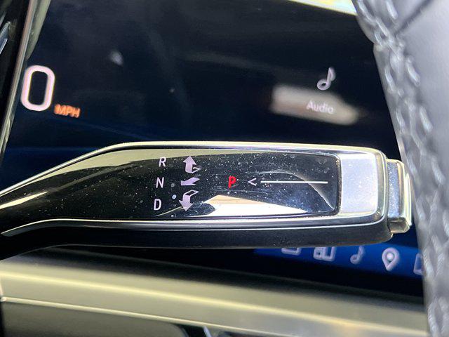 2024 Cadillac iQ Luxury w/1SC