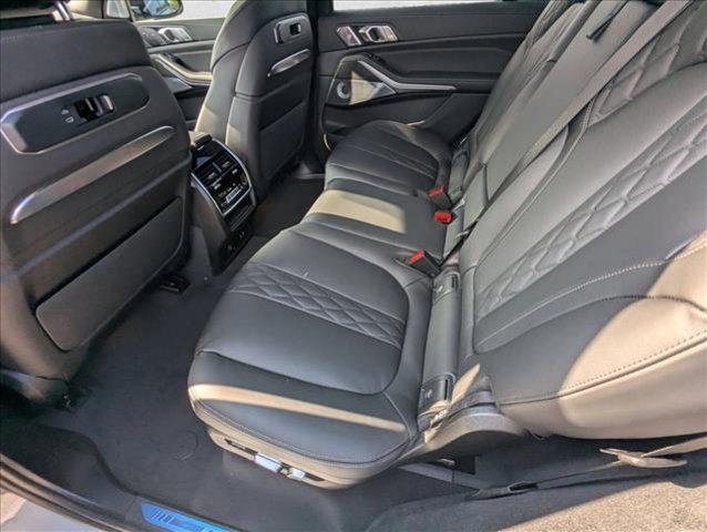 2027 BMW X7 M60i