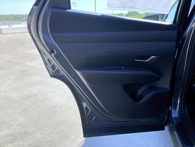 2026 Hyundai Tucson Hybrid Blue SE