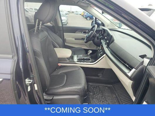 2023 Kia Carnival MPV LX Seat Package