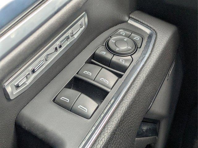 2022 GMC Sierra 1500 4WD Crew Cab Short Box Denali