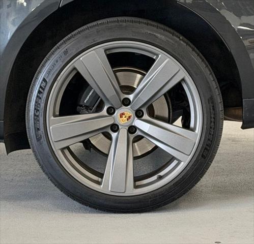 2023 Porsche Macan T