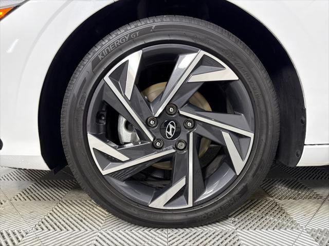 2025 Hyundai Elantra Hybrid Limited