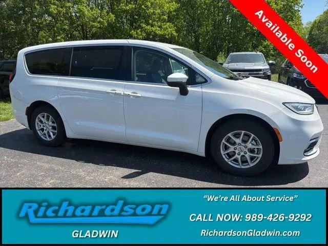 2023 Chrysler Pacifica Touring L for sale in GLADWIN, MI