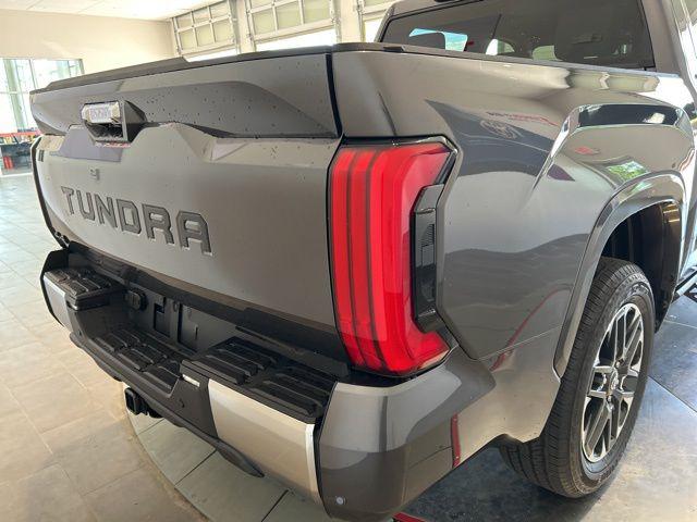 2026 Toyota Tundra Limited CrewMax 5.5' Bed