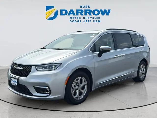 2023 Chrysler Pacifica Limited for sale in Milwaukee, WI