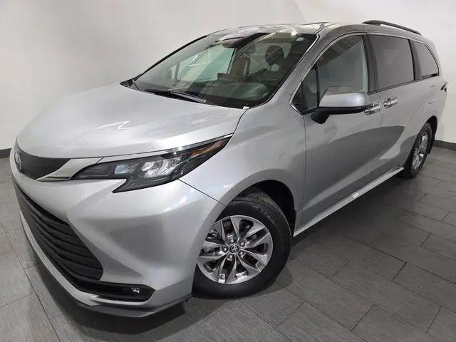 2025 Toyota Sienna XLE for sale in Brook Park, OH