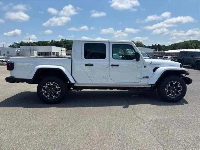 2026 Jeep Gladiator GLADIATOR SAHARA 4X4