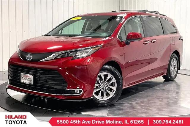 2022 Toyota Sienna XLE for sale in Moline, IL