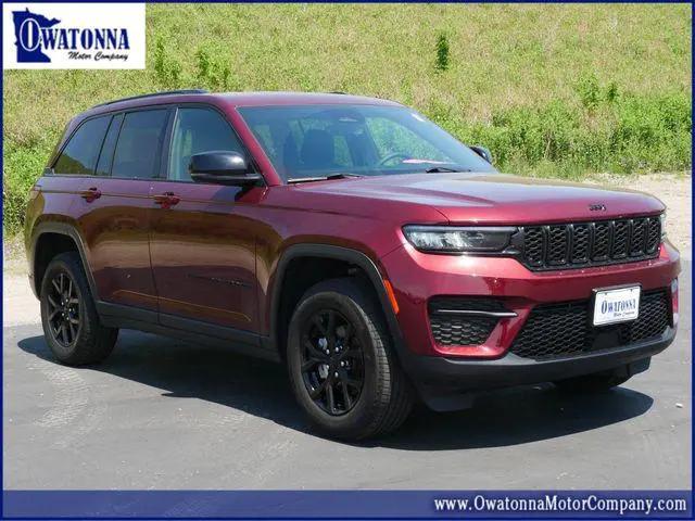2025 Jeep Grand Cherokee Altitude 4x4 for sale in Owatonna, MN