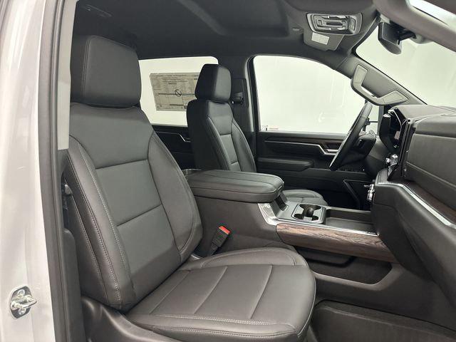 2026 GMC Sierra 2500HD Crew Cab, Standard Bed, SLT, 4WD