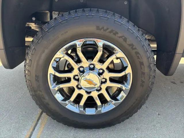 2026 Chevrolet Silverado 2500HD Crew Cab, Standard Bed, LTZ, 4WD
