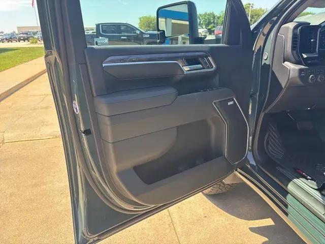 2026 Chevrolet Silverado 2500HD Crew Cab, Standard Bed, LTZ, 4WD