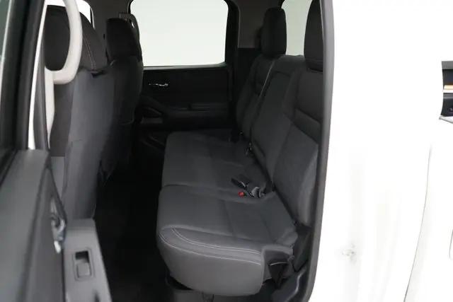 2024 Nissan Frontier Crew Cab SV 4x4