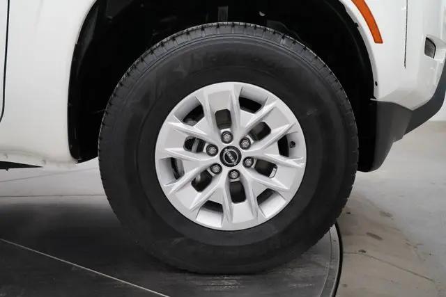 2024 Nissan Frontier Crew Cab SV 4x4