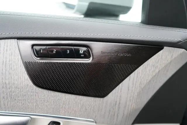 2025 Volvo XC90 B6 Ultra