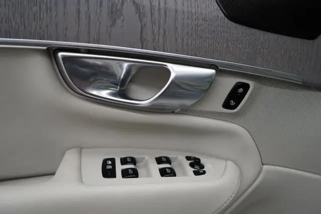 2025 Volvo XC90 B6 Ultra