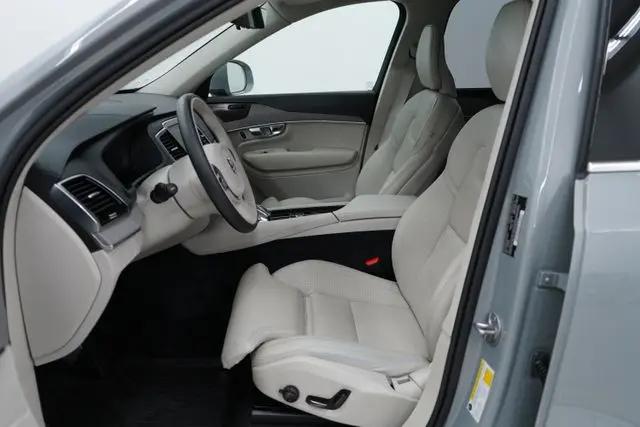 2025 Volvo XC90 B6 Ultra