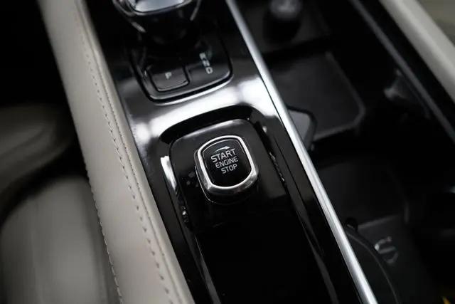 2025 Volvo XC90 B6 Ultra