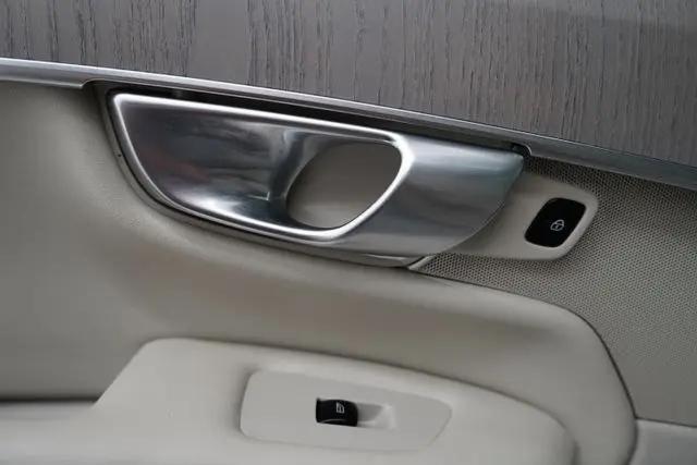 2025 Volvo XC90 B6 Ultra