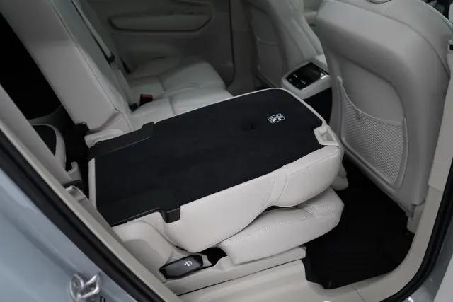 2025 Volvo XC90 B6 Ultra