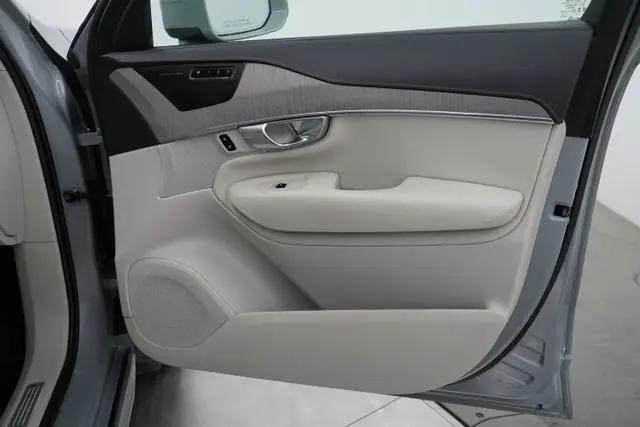 2025 Volvo XC90 B6 Ultra