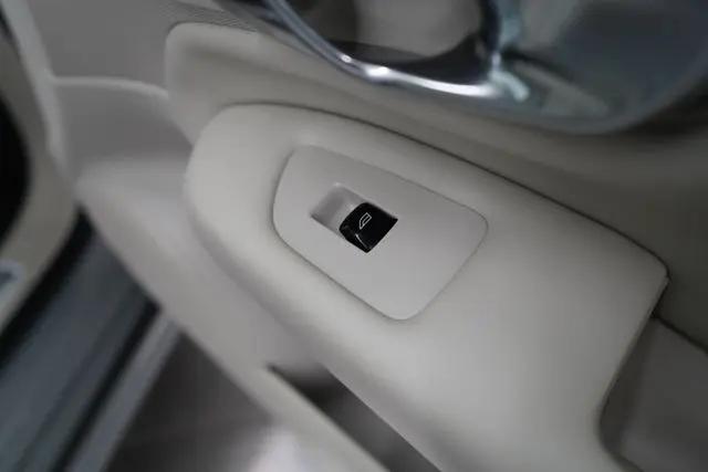 2025 Volvo XC90 B6 Ultra